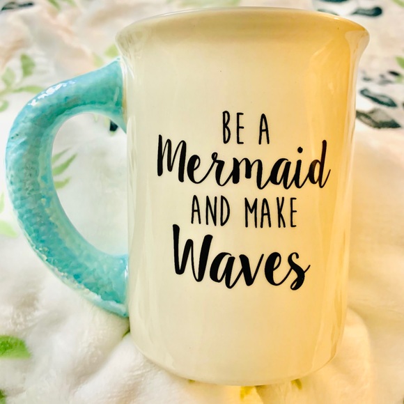 🧜‍♀️ Shimmering Teal Seashell Mermaid Mug 🧜‍♀️ - Picture 3 of 4